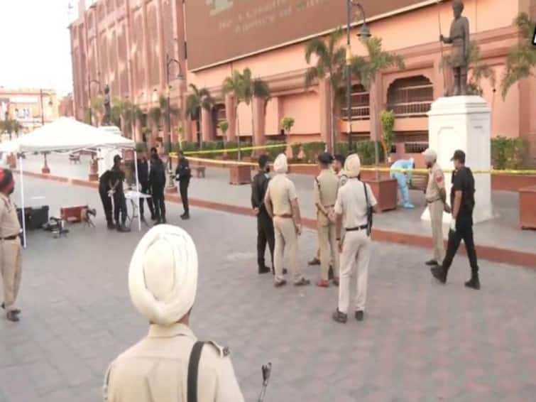 Amritsar Blast Was Of Low Intensity, No Detonator Other Devices Found: Punjab DGP Amritsar Blast Was Of Low Intensity, No Detonator Other Devices Found: Punjab DGP