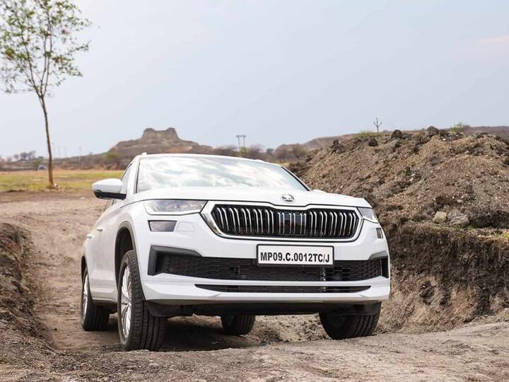 The L&K gets a Tyre Pressure Monitoring System (TPMS) and a 360-degree camera as standard. Overall, there are 9 airbags as standard. Prices have increased slightly for the new Kodiaq with prices starting at Rs 37.99 lakh for the Style, Rs 39.39 lakh for the Sportline and Rs 41.39 lakh for the L&K. (Source: Somnath Chatterjee)