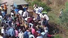 Khargone Accident: खरगोन बस एक्सीडेंट में 24 लोगों की गई जान, दर्दनाक तस्वीरों में देखें 'मौत का मंजर'