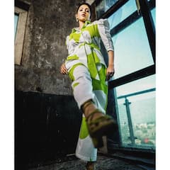 'మీటర్' బ్యూటీ అతుల్య ట్రెండీ లుక్స్ అదుర్స్ కదా