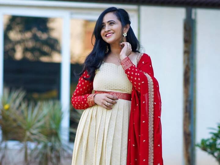 కెరీర్ కు బ్రేక్ ఇచ్చిన లాస్య ప్రస్తుతం పలు షోలలో అప్పుడప్పుడు కనిపిస్తుంది.