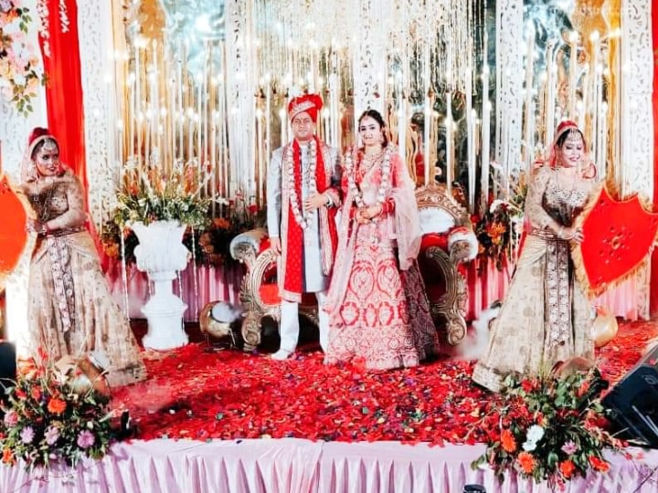 Bihar: रोहतास के DM की टीना डाबी जैसी कहानी, महिला अधिकारी से हुआ प्यार, झारखंड में कर ली दूसरी शादी, देखें तस्वीरें