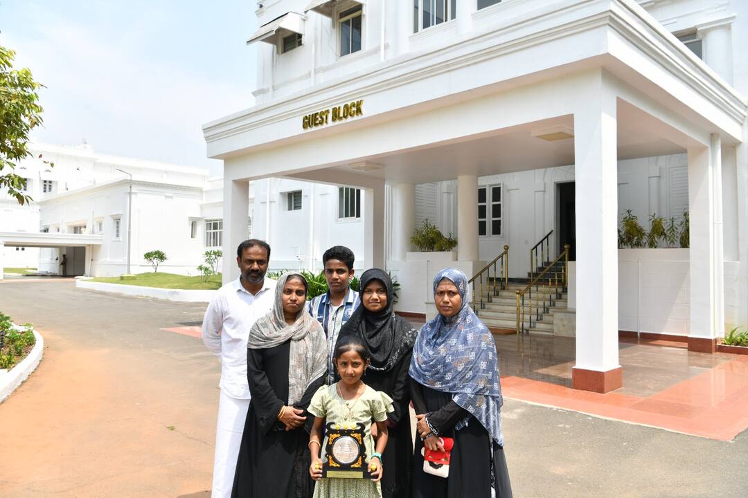 Raj Bhavan Guest House: ஏழை மாணவிக்காகத் திறக்கப்பட்ட விவிஐபிகளுக்கான ஆளுநர் விருந்தினர் மாளிகை: அதிசயத்தின் பின்னணி என்ன? Raj Bhavan Governor Guest House Block Accommodation Provided for Student First Time in History Know here Why Raj Bhavan Guest House: ஏழை மாணவிக்காகத் திறக்கப்பட்ட விவிஐபிகளுக்கான ஆளுநர் விருந்தினர் மாளிகை: அதிசயத்தின் பின்னணி என்ன?