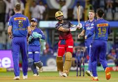 Nehal Wadhera : नेहाल वढेराचा दमदार षटकार, थेट स्टेडिअममध्ये उभ्या कारला पडला डेंट