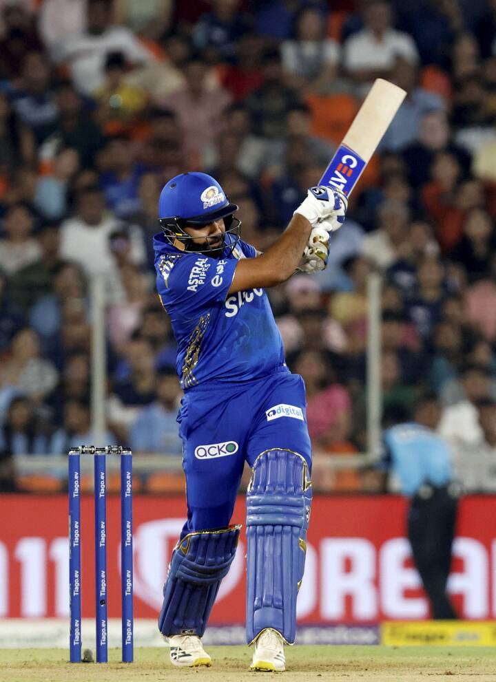 रोहित शर्मा फक्त सात धावा करून पॅव्हेलियनमध्ये परतला. या खेळीसोबतच रोहितच्या नावावर नकोशा विक्रमाची नोंद झाली आहे.