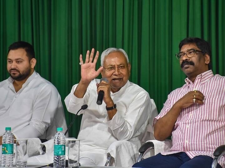 Nitish Kumar Meets Hemant Soren, Says Result Of Discussions Will Be Visible In 2024 Lok Sabha Polls Nitish Kumar Meets Hemant Soren, Says Result Of Discussions Will Be Visible In 2024 Lok Sabha Polls