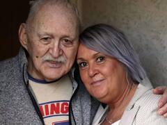 रंग लाई तलाश, 50 साल पहले बिछड़ी बेटी अब मिली पिता से, ऐसा है एहसास