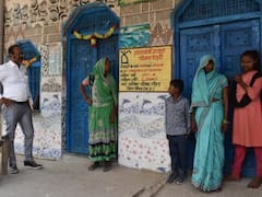 প্রধানমন্ত্রী আবাস যোজনায় বাড়ি চান ? কারা পাবেন, কীভাবে দেখবেন তালিকায় নাম ?