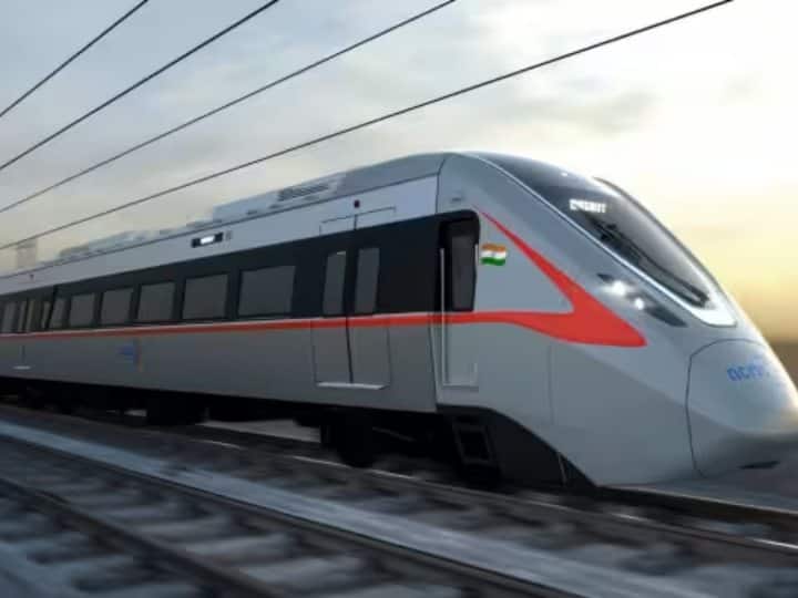 भारत के पहले रैपिड रेल को RapidX नाम दिया गया है. एक नई रिपोर्ट में कहा गया है कि यह ट्रेन हर 5 से 10 मिनट पर यात्रियों के लिए मिलती रहेगी. टाइम्स नाउ की रिपोर्ट में कहा गया है कि दिल्ली गाजियाबाद मेरठ कॉरिडोर पर 17 किलोमीटर तक का काम पूरा हो चुका है और मई में इसे चलाया जाएगा.