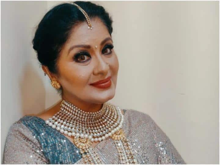 Sudha Chandran: सुधा चंद्रन आज किसी पहचान की मोहताज नहीं हैं. उन्होंने कई फिल्मों और सीरियल में काम किया है. चलिए आज यहां जानते हैं सुधा चंद्रन की लाइफ से जुड़े कई अनसुने किस्से