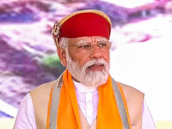PM Narendra Modi Attacked Congress During Public Meeting in Abu Road Rajasthan Visit PM Modi Rajasthan Visit: 'आपको समझना चाहिए ये मोदी है और...', आबूरोड में कांग्रेस पर जमकर बरसे प्रधानमंत्री