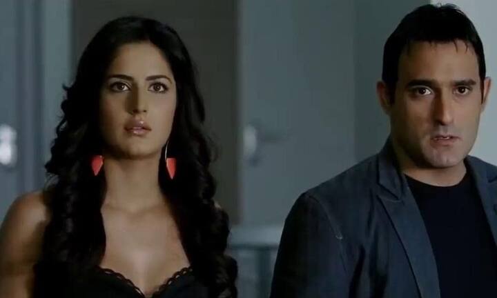 कैटरीना कैफ ने 2008 में आई फिल्म 'रेस' में निगेटिव रोल प्ले किया था. कैटरीना को लेडी विलेन के रोल में देखकर फैंस हैरान रह गए थे.