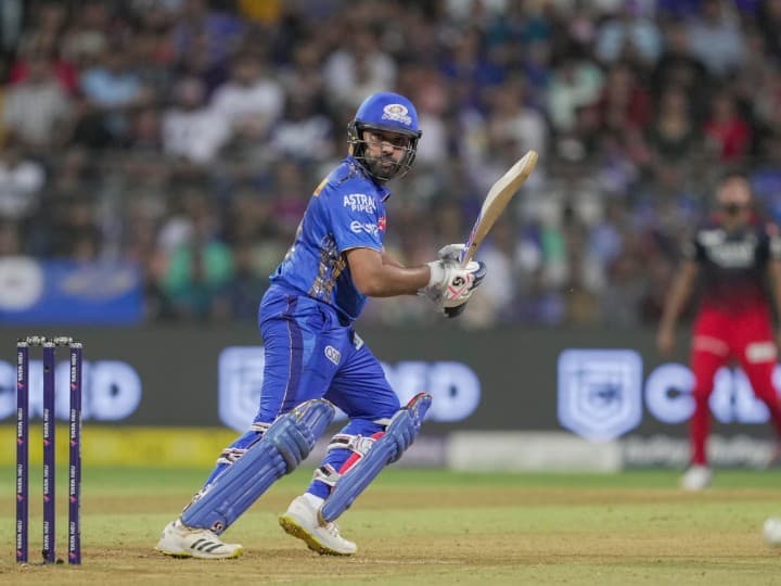 IPL 2023 MI vs RCB Mumbai Indians captain Rohit Sharma's reaction after win captain statement RCB vs MI: बैंगलोर के खिलाफ जीत दर्ज कर बेहद खुश दिखे MI कप्तान रोहित शर्मा, इस खिलाड़ी की तारीफ की