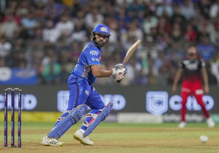 आयपीएलच्या 54 (IPL 2023) व्या सामन्यात मुंबई इंडियन्स (Mumbai Indians) संघाने रॉयल चॅलेंजर्स बंगळुरु (Royal Challengers Bangalore) संघाचा पराभव केला.