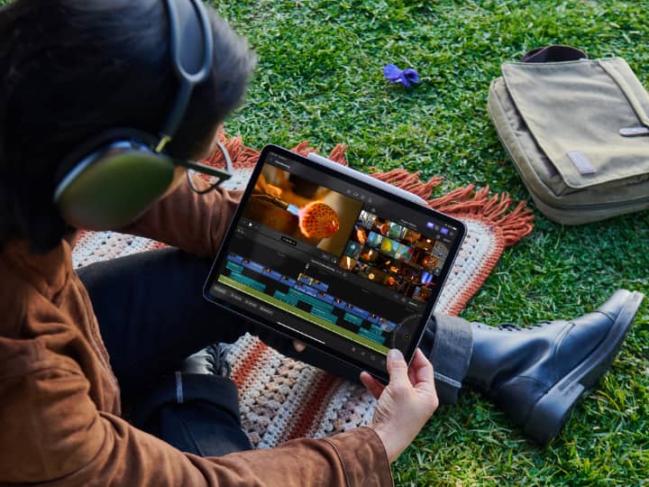 Final Cut pro and Logic Pro will now be available for iPad too users can download them from Appstore Vloggers और सोशल मीडिया इन्फ्लुएंसर्स के लिए अच्छी खबर, एपल के इस डिवाइस में अब मिलेगी ये सुविधा