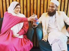 Sana Khan Anas Saiyad Pics: डिलीवरी से पहले पति अनस संग विदेश पहुंचीं प्रेग्नेंट सना खान, इस्लाम धर्म का किया प्रचार-प्रसार