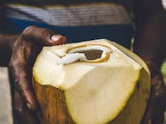 कैसे पता चलता है नारियल में पानी ज्यादा है या मलाई? ऊपर से ये चीज देखकर चल जाता है पता