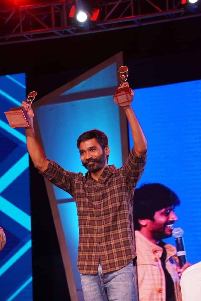 தமிழ் சினிமாவை தாண்டி, பாலிவுட், ஹாலிவுட் என கலக்கி வரும் தனுஷ் சினிமாவில்  கதாநாயகனாக அறிமுகமாகி இன்றோடு 21 ஆண்டுகள் நிறைவடைகிறது.