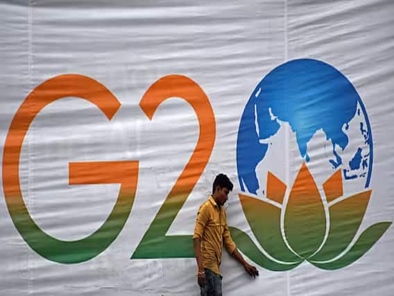G-20 Meeting: श्रीनगर में जी-20 मीटिंग से पहले डल झील की हो रही सफाई, 500 से ज्यादा मजदूर कर रहे काम G-20 Meeting: श्रीनगर में जी-20 मीटिंग से पहले डल झील की हो रही सफाई, 500 से ज्यादा मजदूर कर रहे काम