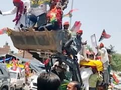 UP Nikay Chunav 2023: सपा पर BJP का जादू! अखिलेश यादव के सामने बुलडोजर पर प्रचार करते दिखे कार्यकर्ता