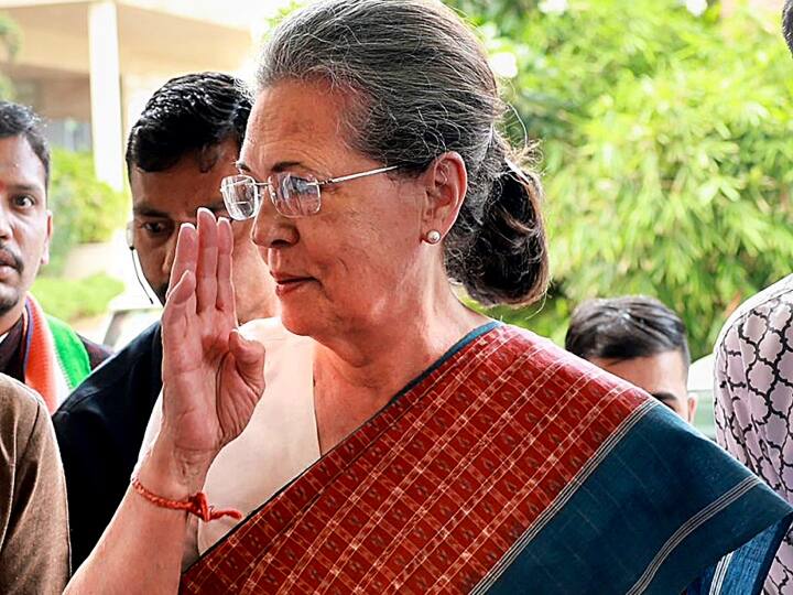 Karnataka Assembly Elections 2023 Congress removes tweet containing Sonia Gandhi sovereignty statement controversy Ann Karnataka Election 2023: सोनिया गांधी ने नहीं दिया था कर्नाटक की संप्रभुता वाला बयान, कांग्रेस ने ट्वीट को लेकर मानी गलती