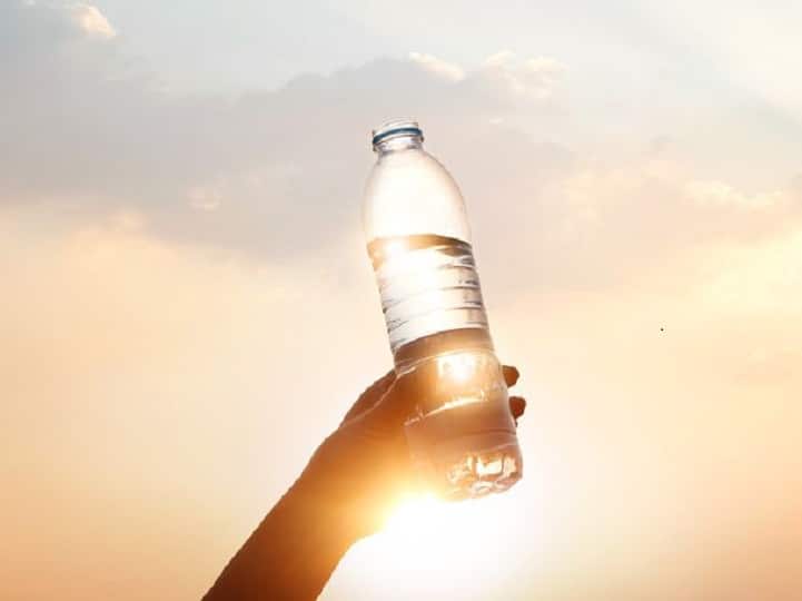 Water Intake : தண்ணி குடிக்க பிடிக்காமலோ, மறந்தோ விட்டுட்றீங்களா? இந்த டிப்ஸ் ஃபாலோ பண்ணுங்க.. How To Increase Water Consumption This Season If You Hate The Taste Of Water Itself? 5 Tips To Abide By Water Intake : தண்ணி குடிக்க பிடிக்காமலோ, மறந்தோ விட்டுட்றீங்களா? இந்த டிப்ஸ் ஃபாலோ பண்ணுங்க..