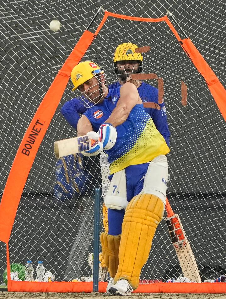 சென்னை சூப்பர் கிங்ஸ் அணி இதுவரை 11 போட்டிகளில் விளையாடி 6 வெற்றிகளை பெற்று புள்ளி பட்டியலில் இரண்டாவது இடத்தை பிடித்துள்ளது.