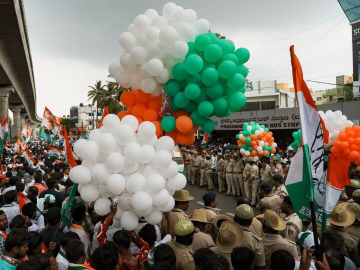 Karnataka Election Exit Poll: मुंबई कर्नाटक की 50 सीटों पर बीजेपी को बागियों ने दिया झटका, जानें कांग्रेस को कितनी सीटों का फायदा Karnataka Election Exit Poll Mumbai Karnataka Region Tough Fight Between BJP Congress And JDS Karnataka Results Karnataka Election Exit Poll: मुंबई कर्नाटक की 50 सीटों पर बीजेपी को बागियों ने दिया झटका, जानें कांग्रेस को कितनी सीटों का फायदा