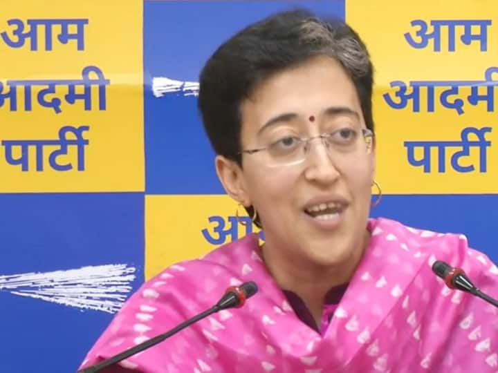 Education Minister Atishi reprimanded the principal for running an MCD school in a dilapidated condition