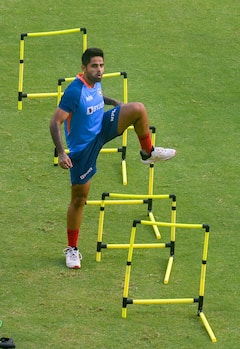 Suryakumar Yadav : மிஸ்டர் ஸ்கை.. அனைவராலும் கொண்டாடப்படும் சூர்யகுமார் யாதவ் கடந்து வந்த பாதை!