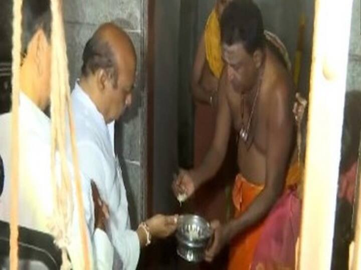 Karnataka Assembly Elections 2023 CM Basavaraj Bommai offered prayers after reaching Saundatti Sri Renuka Yellamma Temple Karnataka Election 2023: मतगणना से पहले पूजा-अर्चना, येल्लम्मा मंदिर में सीएम बोम्मई ने किए थे मां रेणुका देवी के दर्शन