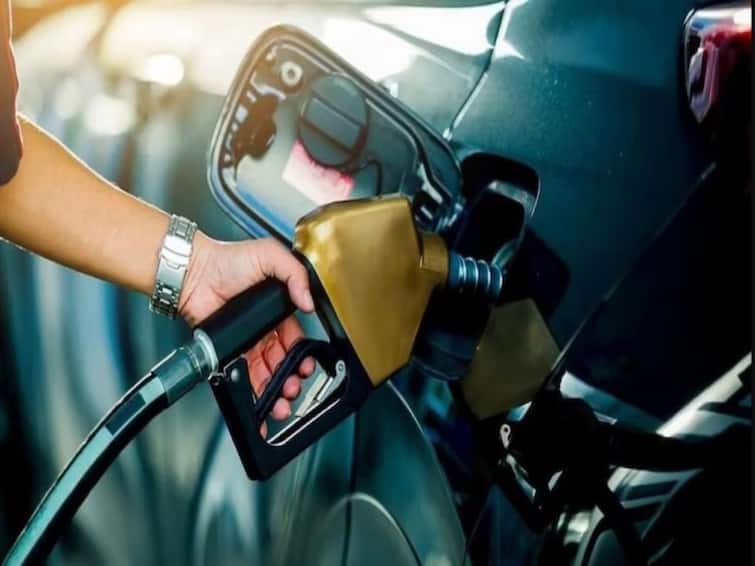 petrol and diesel price on 11th may 2023 chennai know full details Petrol, Diesel Price: இன்றும் அதே நிலை.. அதே விலை... இன்றைய பெட்ரோல், டீசல் விலை நிலவரம்..!
