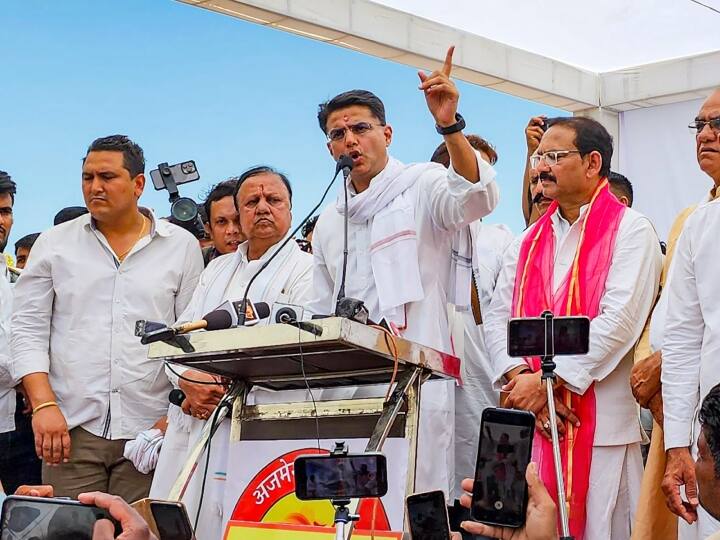 Pilot Blame CM Gehlot said writing letters for one and a half years to investigate scams In Jan Sangharsh Yatra ANN Rajasthan: सचिन पायलट ने किया बुलडोजर का जिक्र, CM अशोक गहलोत से पूछा- '...कब चलेगा?'