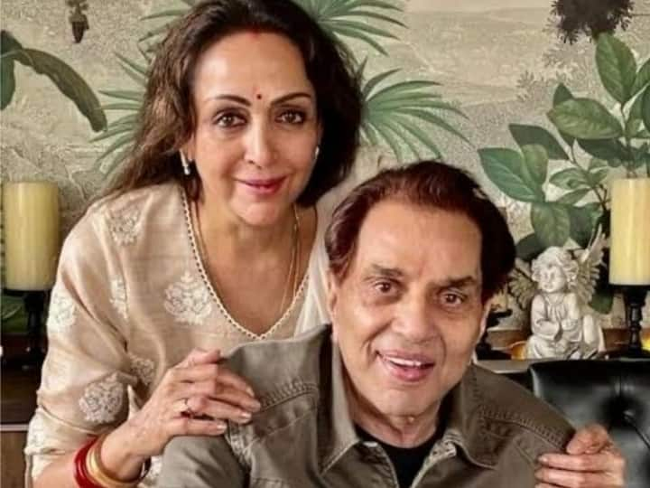 Dharmendra और Hema Malini की लव स्टोरी बी-टाउन में काफी पॉपुलर है. जिसके बारे में जानने के लिए फैंस काफी एक्साइटिड रहते हैं. लेकिन आज हम आपको हेमा और उनकी सास के रिश्ते से रूबरू करवाने वाले हैं.