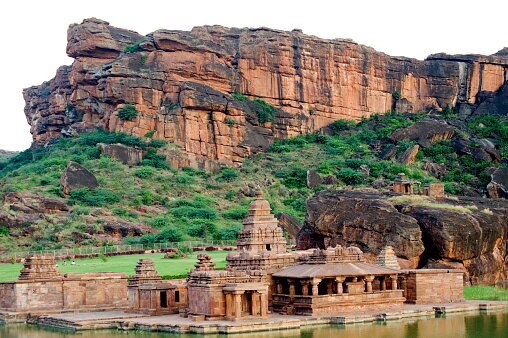 Know The 5 Places To Visit In Karnataka On Your Next Trip