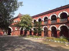 కాకినాడలో ఉద్రిక్తతలు, రైతులకు పోలీసులకు మధ్య వాగ్వాదం, తోపులాటలు