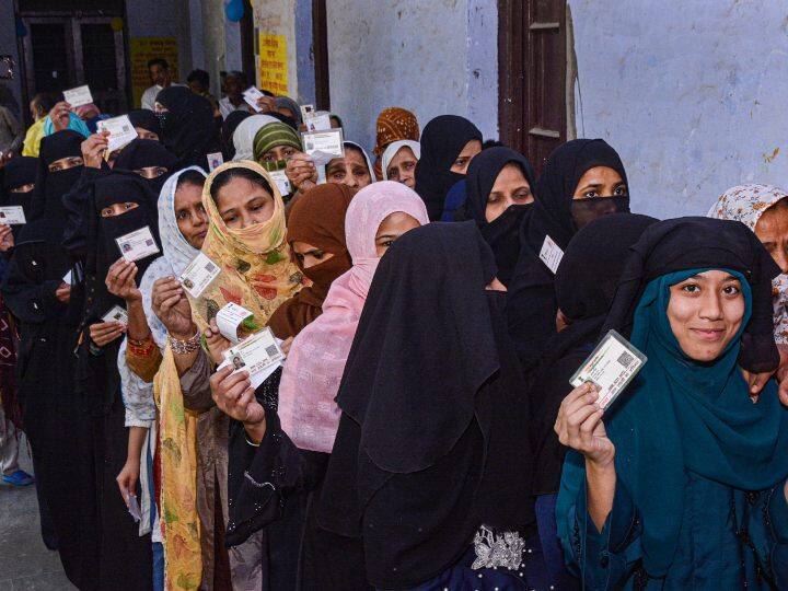 Around 45 and 44 percent voting in Swar and Chanbe assembly by-elections respectively UP ByElection 2023: छानबे-स्वार उपचुनाव में वोटरों ने दिखाई बेरुखी, पहले के मुकाबले कम रहा मतदान, जानें- आंकड़ा