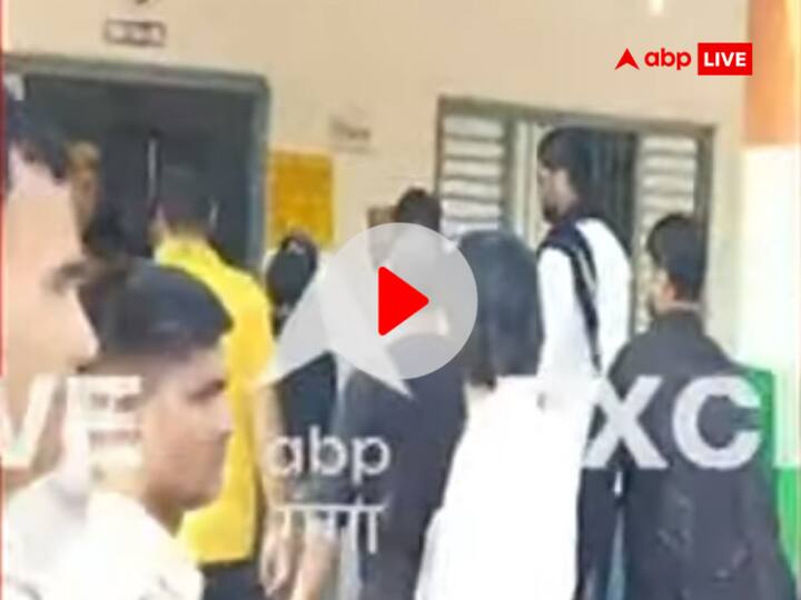 UP Nikay Chunav 2023 BJP MLA Nandkishor Gurjar and BSP leader Asad Ali Clash Watch Video Watch: वोटिंग के दौरान BJP विधायक और BSP नेता के बीच झड़प, MLA बोले- डलवाए जा रहे फर्जी वोट