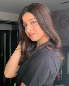 In Pics: ग्लैमर इंडस्ट्री वो एक्ट्रेसेस जिन्हें पतियों के वजह से झेलनी पड़ी शर्मिंदगी, लिस्ट में शामिल कई बड़े नाम