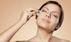 ગરમીમાં સ્કિન કેર માટે આઇસ ક્યૂબનો પ્રયોગ આપે છે અદભૂત રિઝલ્ટ, આ રીતે કરો ઉપયોગ