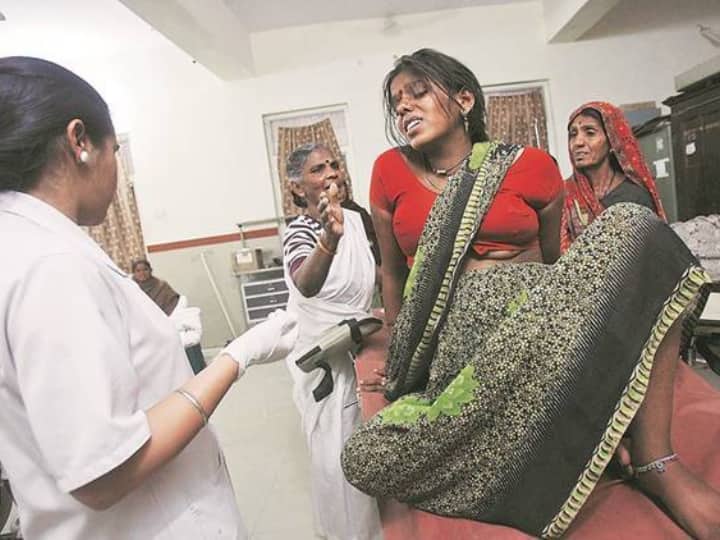 hidden hardships of pregnancy and child birth in india know what the world organization report says abpp जच्जा-बच्चा की जान नहीं बचा पा रहा है सिस्टम, क्या सिर्फ फाइलों में चल रही हैं योजनाएं?