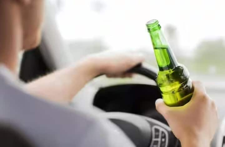 જો તમે દારૂના નશામાં વાહન ચલાવતા પકડો છો, તો પોલીસ તમને 10,000 રૂપિયા સુધીનો દંડ અથવા 6 મહિના સુધીની જેલ કરી શકે છે.
