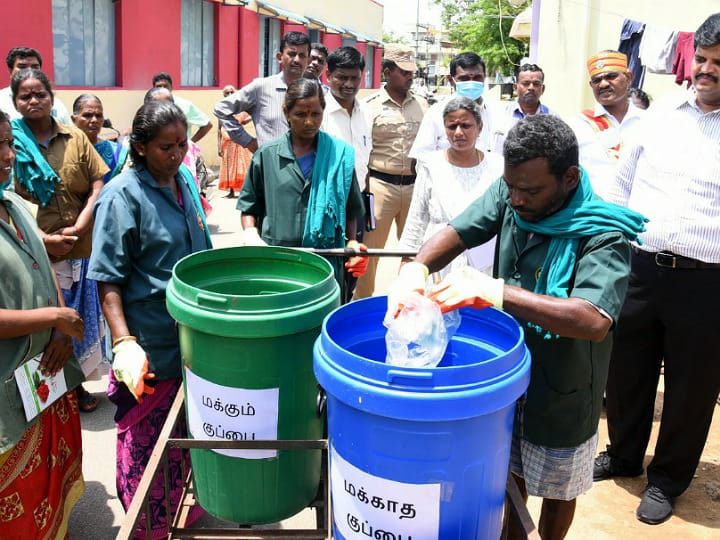 கரூரில் தூய்மை பணியாளர்களுக்கான சிறப்பு மருத்துவ முகாம் - ஆட்சியர் தொடங்கி வைப்பு