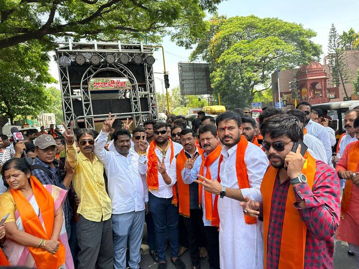 यावेळी भाजपचे आणि शिवसेनेचे स्थानिक कार्यकर्ते उपस्थित होते.