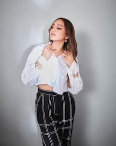 Sonakshi Sinha Aces Her Semi-Formal Look