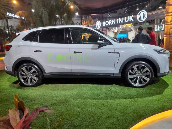 MG Motors are planning to launch many new cars including EV in next few years in India  MG Motors: एमजी लाने वाली है कई नई कारें, इलेक्ट्रिक मॉडल्स भी होंगे शामिल 