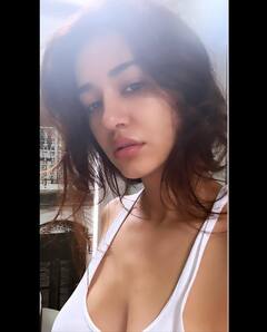 Disha Patani Photos: सूजे हुए चेहरे के साथ फोटो शेयर करना दिशा पटानी को पड़ा महंगा, य़ूजर्स ने पूछा- कितनी सर्जरी करवाई है?