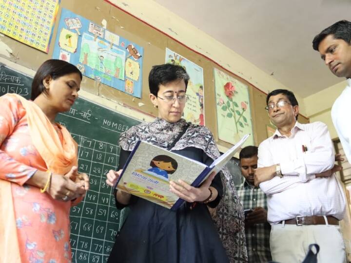 BJP made MCD schools a den of corruption Education Minister Atishi  claims MCD News: 'BJP ने 15 सालों में एमसीडी स्कूलों को बना दिया भ्रष्टाचार का अड्डा', शिक्षा मंत्री आतिशी ने साधा निशाना