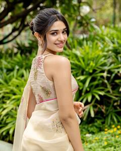 Krithi Shetty: చీరలో దేవకన్యలా మెరిసిపోతున్న కృతిశెట్టి