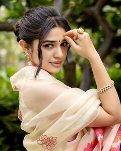 Krithi Shetty: చీరలో దేవకన్యలా మెరిసిపోతున్న కృతిశెట్టి